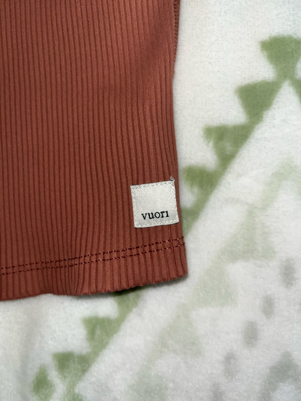 Vuori Rib Crop Tank - Picture 4 of 5
